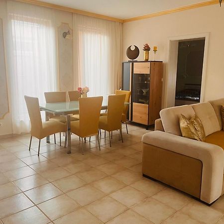 Aqua Azur Apartman Hajdúszoboszló Екстериор снимка