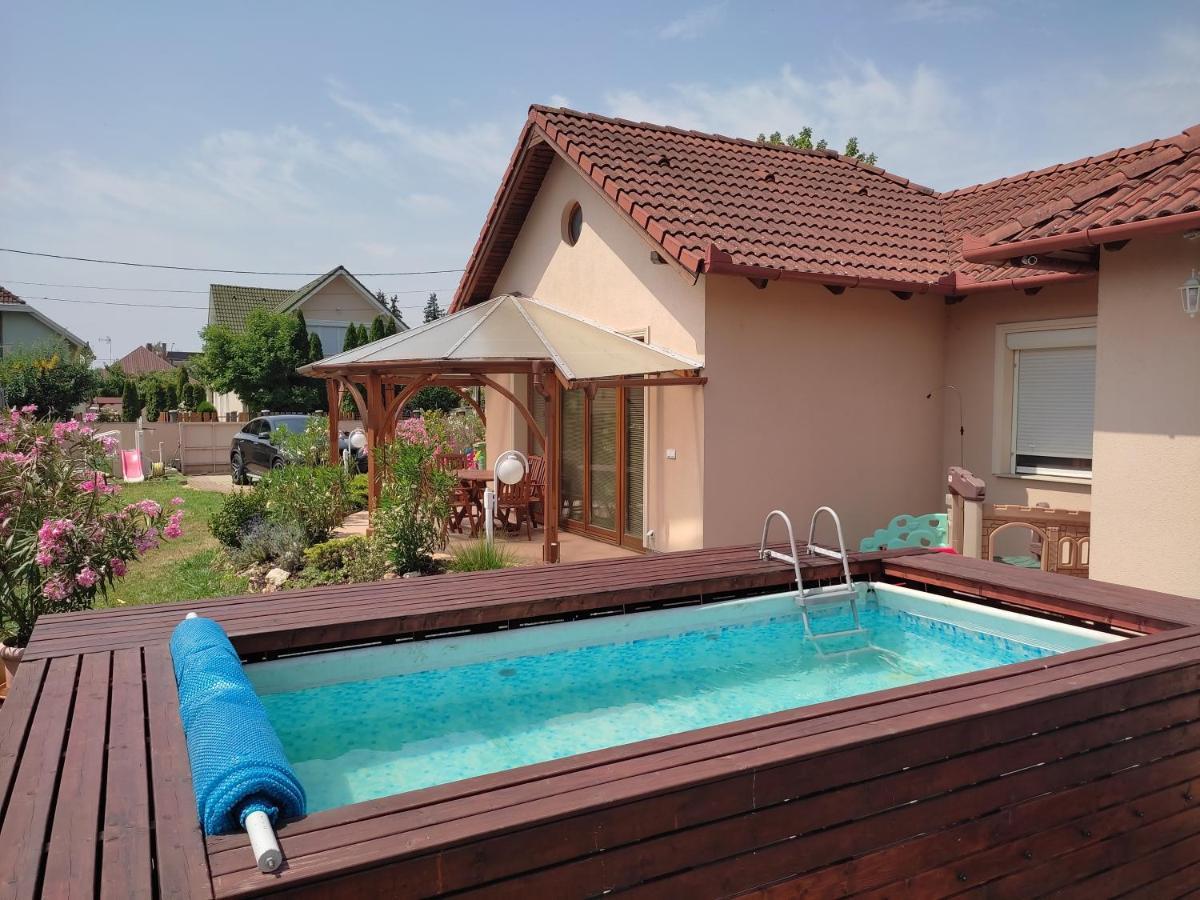 Aqua Azur Apartman Hajdúszoboszló Екстериор снимка