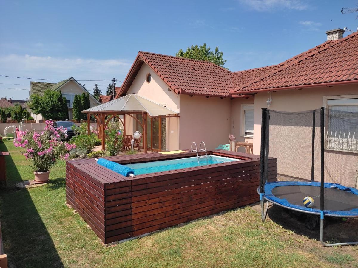 Aqua Azur Apartman Hajdúszoboszló Екстериор снимка