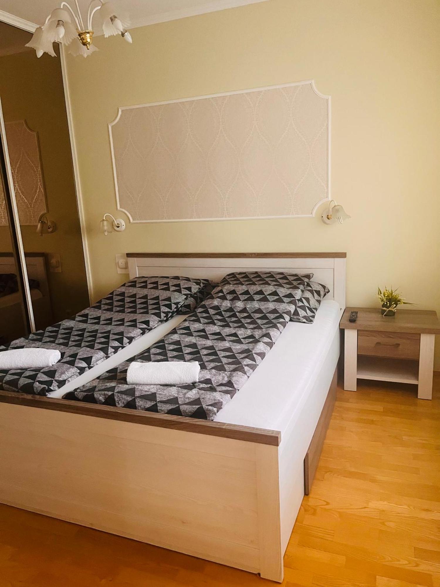 Aqua Azur Apartman Hajdúszoboszló Екстериор снимка