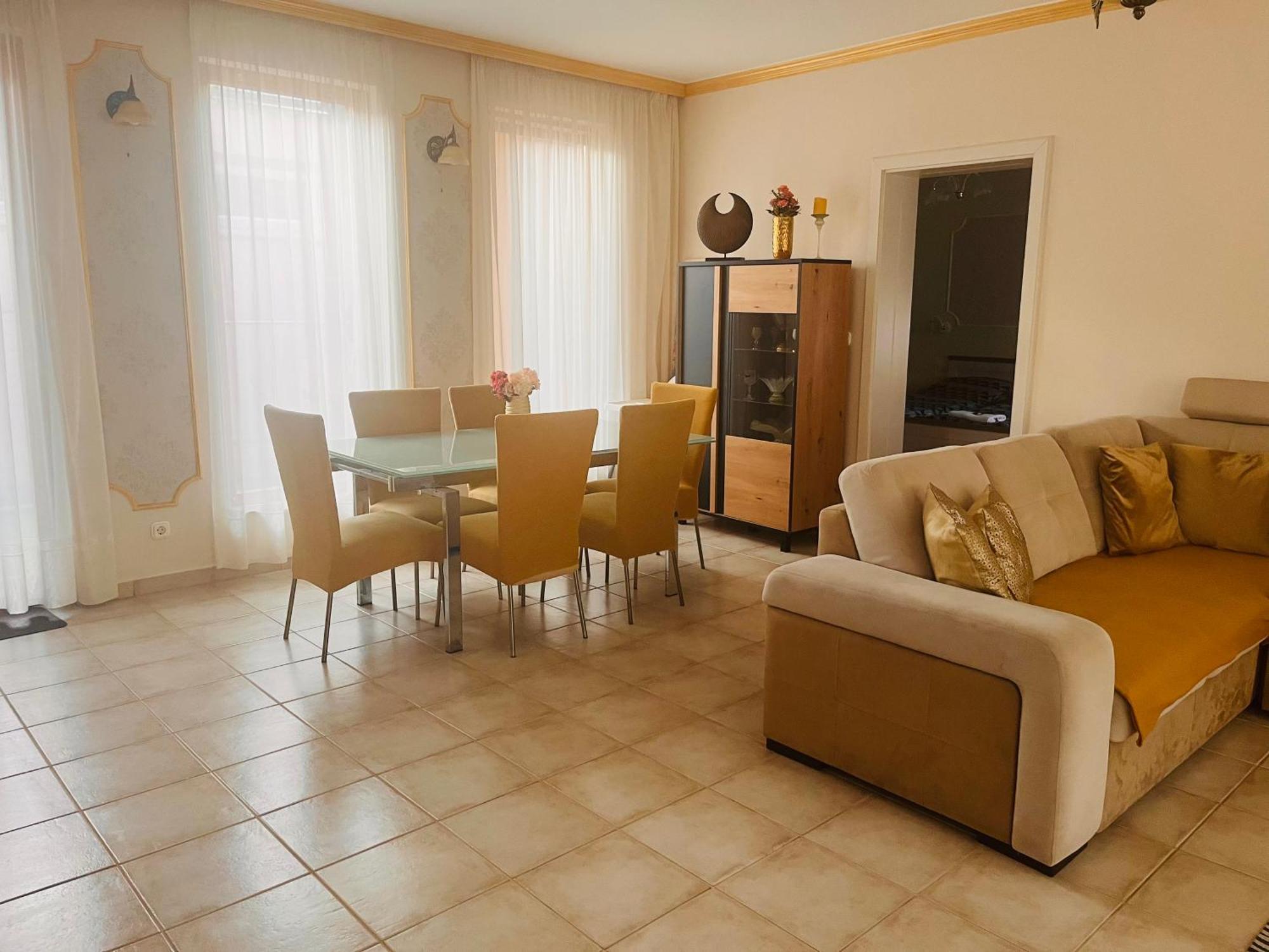 Aqua Azur Apartman Hajdúszoboszló Екстериор снимка