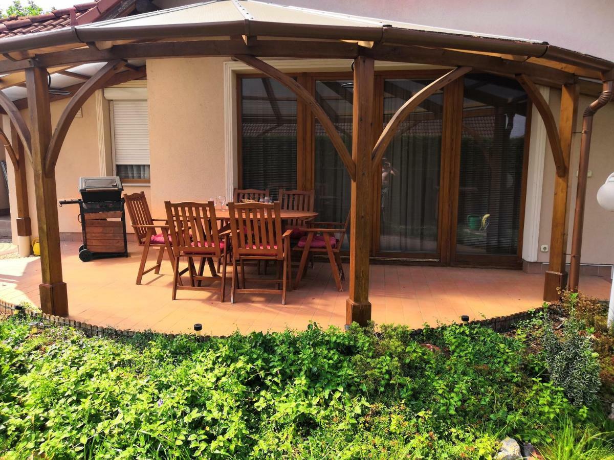 Aqua Azur Apartman Hajdúszoboszló Екстериор снимка